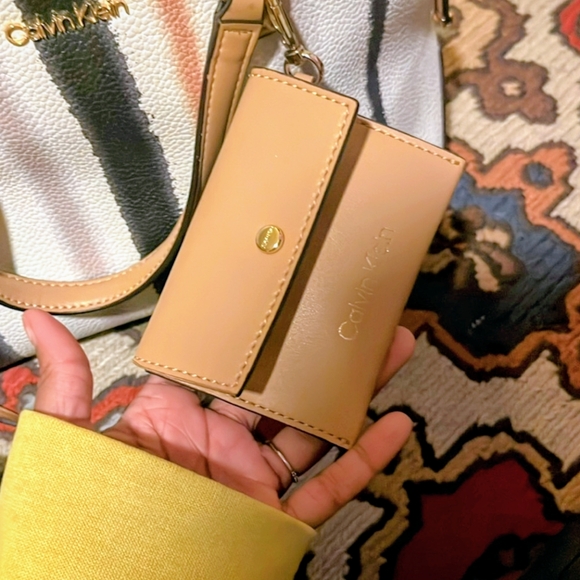 Calvin Klein White and Tan Striped Satchel - Picture 2 of 3